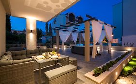Family Apartment Dubrovnik - Private Jacuzzi Terrace, Private Parking